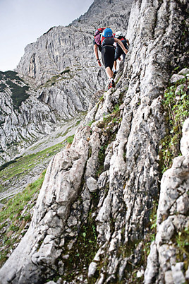 DACHSTEIN lädt zur 'Gipfeljause' auf der OutDoor in Friedrichshafen -
BILD  =
