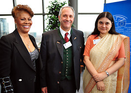 Energy Globe Foundation und Club of Rome diskutieren Energiewende -
BILD