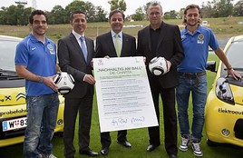 Berlakovich und Bundesliga starten Initiative 'Nachhaltig am Ball'  -
BILD