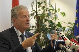 Mitterlehner: Fünf-Punkte-Programm für den Wirtschaftsstandort Österreich =
