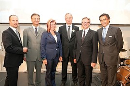 BILD zu OTS - Talkrunde bei der Zehnjahresfeier der Bundesbeschaffungsgesellschaft(v.l.n.r.): Moderator Mathias Stroltz, BMI-Sektionschef Hermann  ...