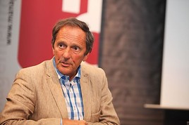 management club Diskussion mit Bildungsexperte Prof. Dr. Bernd Schilcher - BILD