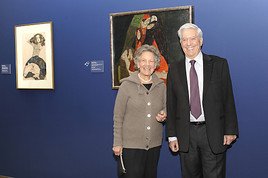 Leopold Museum im MQ Elisabeth Leopold führt Mario Vargas Llosa durch Schiele-Ausstellung