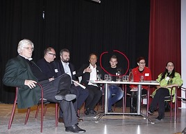 BILD zu OTS - Pinter bei der Präsentation der Ergebnisse des Redaktionsteams