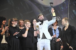 Die 'Austrian Hairdressing Awards' 2011 sind vergeben ... and the
winner is: Roland Aichinger, Edinger H. Schnitt (Linz) - BILD/VIDEO