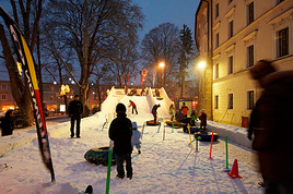 Der Schnee ist da! Bahn frei: Auf der iCover-Piste darf gerutscht werden