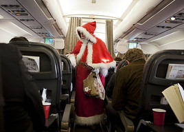 SWISS bringt den Samichlaus - der Schweizer Verwandte des
Weihnachtsmanns - an Bord - BILD
