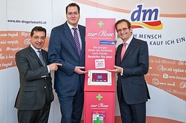 dm drogerie markt GmbH 1 Jahr erfolgreicher Medikamentenversand
