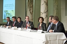 Podiumsdiskussion über die Zukunft der ambulanten medizinischen Versorgung
