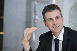 Stefan Isser - der schon seit vielen Jahren die Erfolgsgeschichte der drei Standorte in Wattens, Innsbruck und Wien mitprägt - ist seit 1. Jänner ... Stefan Isser - der schon seit vielen Jahren die Erfolgsgeschichte der drei Standorte in Wattens, Innsbruck und Wien mitprägt - ist seit 1. Jänner ...