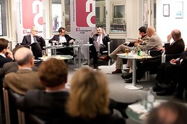 management club Weichenstellung in der Bankenregulierung: Es diskutierten Wilfried
Stadler und Thomas Uher - BILD