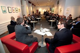 BILD zu OTS - Im Bild v.l.n.r: Wirtschaftskorrespondent in Moskau Dr. Gerald Hosp und Moderator Mag. Markus Heingärtner
