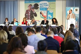 CAREER Guide 2012: Kostenlose Beratung für über 40.000 MaturantInnen
- BILD