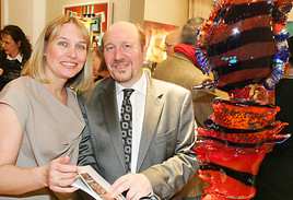 Im Bild v.l.n.r.: Brigitte Szaal (Public Relations), Horst Szaal (Präsident des Verbandes Österreichischer Antiquitäten & Kunsthändler und ... Im Bild v.l.n.r.: Brigitte Szaal (Public Relations), Horst Szaal (Präsident des Verbandes Österreichischer Antiquitäten & Kunsthändler und ...