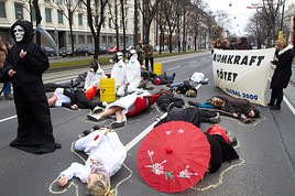 GLOBAL 2000 am Fukushima-Jahrestag: Gedenkminute und Flashmob