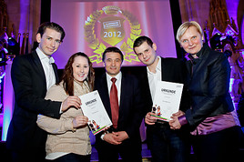 Staatssekretär Kurz und Stadträtin Frauenberger gratulieren Lehrlingen des Jahrgangs 2011 bei REWE Group Lehrlingsehrung