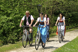 17. Autofreier Rad-Erlebnistag am 29. April 2012 rund um den Attersee
 - BILD