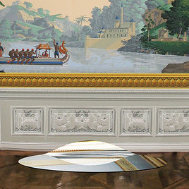 BILD zu OTS - Michael Anastassiades, Curved Mirror, 2012,  im Blauen Salon des Geymüllerschlössel