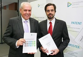 BILD zu OTS - Im Bild v.l.n.r.: Dr. Friedrich Rödler (Präsident des Österreichischen Patentamtes) und Dr. Martin Pfennigbauer (Firma RIEGL Laser  …