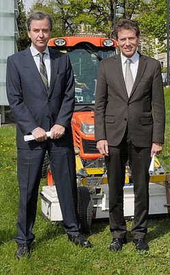 Minister Töchterle und ZAMG-Direktor Staudinger: Mit österreichischem Know-how auf Wikinger-Spuren