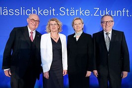 BILD zu OTS - Im Bild v.l.n.r.: Dr. Günter Geyer (Generaldirektor Vienna Insurance Group), Mag. Johanna Stefan (Generaldirektor-Stellvertreterin  …