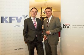 BILD zu OTS - Im Bild v.l.n.r. Dr. Armin Kaltenegger, KFV (Kuratorium für Verkehrssicherheit) Bereichsleiter Normen & Recht und Dr. Arthur  …