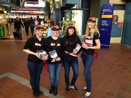 BILD zu TP/OTS - Promotion für den Zillertaler Bergsommer am Hamburger Hauptbahnhof