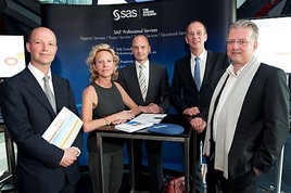 BILD zu OTS - Im Bild v.l.n.r.: Tommy Drummond (SAS), Astrid Bohé (Accenture), Dietmar Kotras (SAS), Gerhard Altmann (SAS), Christian Gansch   …