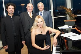 Vienna Insurance Group 'Kunst im Turm': Wolfgang Graninger und Luca Lombardo vereinen Medizin und Musik