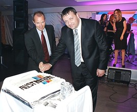 BILD zu OTS - Peter Schmid (Geschäftsführer und Eigentümer Austrotherm Gruppe) und Slavisa Gajic (Geschäftsführer Austrotherm Bosnien ) beim  …