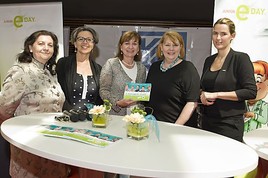 Im Bild v.l.n.r.: E.Gardavsky (Kurier), Dr.E. Freismuth (BM f WuF), DR.B. Palfrader (Tiroler Landesregierung), R. Hönigsberger ( Gründerin Junior … Im Bild v.l.n.r.: E.Gardavsky (Kurier), Dr.E. Freismuth (BM f WuF), DR.B. Palfrader (Tiroler Landesregierung), R. Hönigsberger ( Gründerin Junior …
