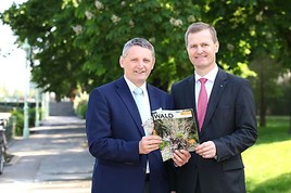 BILD zu OTS - Im Bild v.l.n.r.: Georg Schöpl (Vorstand der Österreichischen Bundesforste), Georg Erlacher (Vorstand der Österreichischen  …