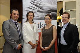Im Bild v.l.n.r.: Alexander Ertler (IMMOBILIEN.NET), Sophie Karmasin (Karmasin Motivforschung), Helene Fink (wiko wirtschaftskommunikation), Philipp … Im Bild v.l.n.r.: Alexander Ertler (IMMOBILIEN.NET), Sophie Karmasin (Karmasin Motivforschung), Helene Fink (wiko wirtschaftskommunikation), Philipp …