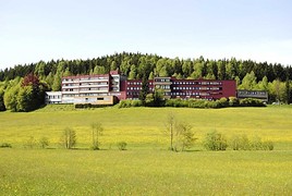 Österreichs modernes Kurhotel in Bad Leonfelden feiert 50 Jahre. Österreichs modernes Kurhotel in Bad Leonfelden feiert 50 Jahre.