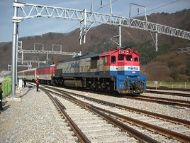 BILD zu OTS - Koreas Eisenbahn fährt auf Thales ab