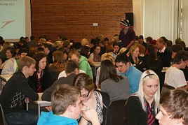 Bei den Business Schoolgames beteiligen sich jedes Jahr mehr als 500 Schulen und mehr als 60.000 Schüler. Bei den Business Schoolgames beteiligen sich jedes Jahr mehr als 500 Schulen und mehr als 60.000 Schüler.