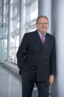 Werner M. Dornscheidt, Vorsitzender der Geschäftsführung der Messe Düsseldorf GmbH. Werner M. Dornscheidt, Vorsitzender der Geschäftsführung der Messe Düsseldorf GmbH.