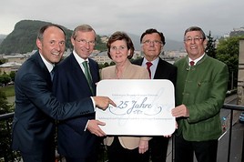 Zahlreiche Gäste aus Tourismus, Politik und Wirtschaft waren erschienen, um am 22. Mai im Loft Salzburg das 25-Jahr-Jubiläum der SLTG und des … Zahlreiche Gäste aus Tourismus, Politik und Wirtschaft waren erschienen, um am 22. Mai im Loft Salzburg das 25-Jahr-Jubiläum der SLTG und des …