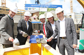 v.li: BM Jürgen Winter, LH Stv. Hermann Schützenhöfer, Planai GF Mag. Ernst Trummer, Ing. Günther Lederhaas von Granit und Dr. Otmar Michaeler, … v.li: BM Jürgen Winter, LH Stv. Hermann Schützenhöfer, Planai GF Mag. Ernst Trummer, Ing. Günther Lederhaas von Granit und Dr. Otmar Michaeler, …