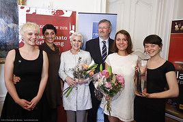 Appassionato 2012-Siegerinnen Susanne Rosenlechner, Anna Feldbein, Annelie Sachs und Maggy Sperl von fiveseasons mit Kammerschauspielerin Maresa … Appassionato 2012-Siegerinnen Susanne Rosenlechner, Anna Feldbein, Annelie Sachs und Maggy Sperl von fiveseasons mit Kammerschauspielerin Maresa …