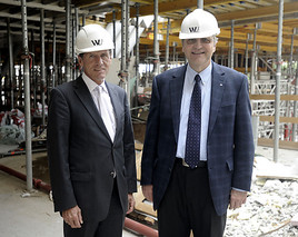 Wissenschafts- und Forschungsminister Dr. Karlheinz Töchterle und der Rektor der Wirtschaftsuniversität Wien, Univ. Prof. Christoph Badelt, beim  …