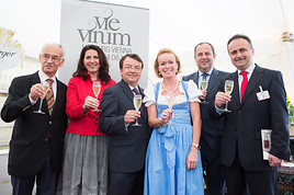 Prominentes Eröffnungskomitte der VieVinum: (v.l.n.r.) S.E. Stephane Gompertz, Botschafter von Frankreich, DI Edith Klauser, Sektionschefin im  …