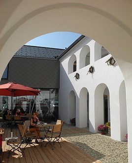 Das Eisenhuthaus als neue attraktive Begegnungsstätte in Poysdorf - BILD