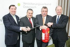 Im Bild v.l.n.r.: Dr. Louis Norman-Audenhove (Generalsekretär des Versicherungsverbandes Österreich VVO), Dr. Luciano Cirinà (Präsident des …