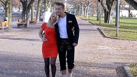 Andrea Sgabalieri mit seiner auserwählten der blonden Bombe
