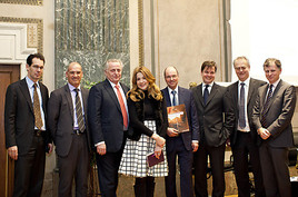 Im Bild v.l.n.r.: Mag. Dominik Guggenberger, iSi GmbH, Moderator Mag. Hans Kratzer, PERI Consulting, BM Rudolf Hundstorfer, Bundesminister für …
