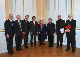 Wissenschafts- und Forschungsminister Töchterle überreichte hohe staatliche Auszeichnungen an sechs Persönlichkeiten für ihre Verdienste um die …