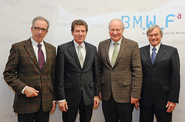Gemeinsames Pressegespräch von Minister Töchterle, Rektor Resch, Kanzler Nake und Anthony Windebank