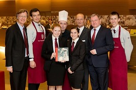 Wiener Tourismusschule Bergheidengasse lädt am 16. 02. 2013 ins Austria Trend Hotel Savoyen Vienna. v.l.n.r.: Mag. Helmut Kuchernig-Hoffmann …