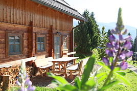Auf 1.800m Höhe gibt es im Juni 2013 im Almhüttendorf Turracher Höhe den ersten Yoga-Einsteigerworkshop, dem im August dann eine ganze Woche mit …